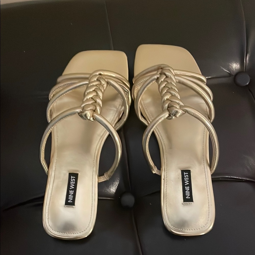 Nine West Gold Sandals Elegant Slip-On Design